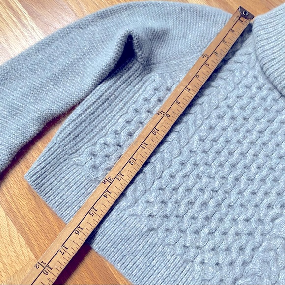 Club Monaco Angora Wool Crop Turtleneck Sweater Heather Gray Beige White - Picture 14 of 16